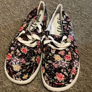 Sneakers like Hey Dudes. Never been worn